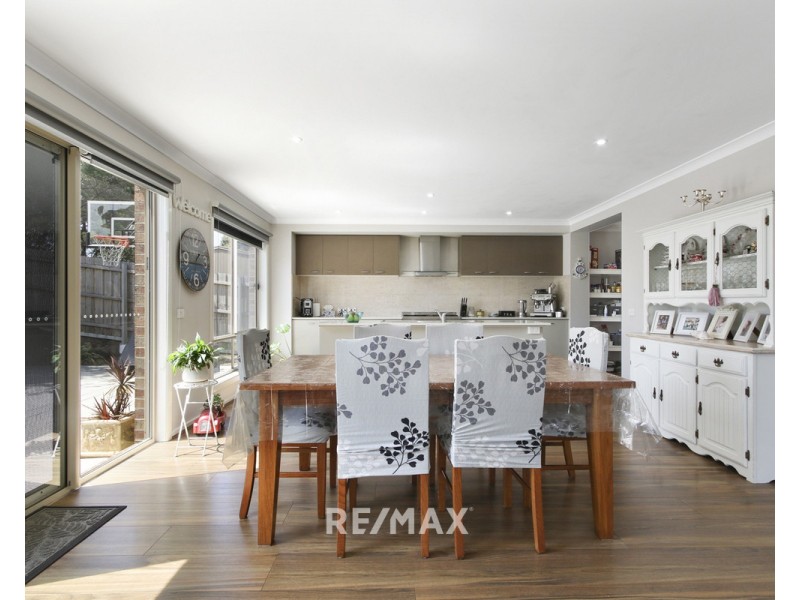 48 Capes Road, Lakes Entrance VIC 3909