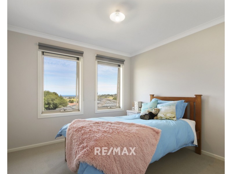 48 Capes Road, Lakes Entrance VIC 3909