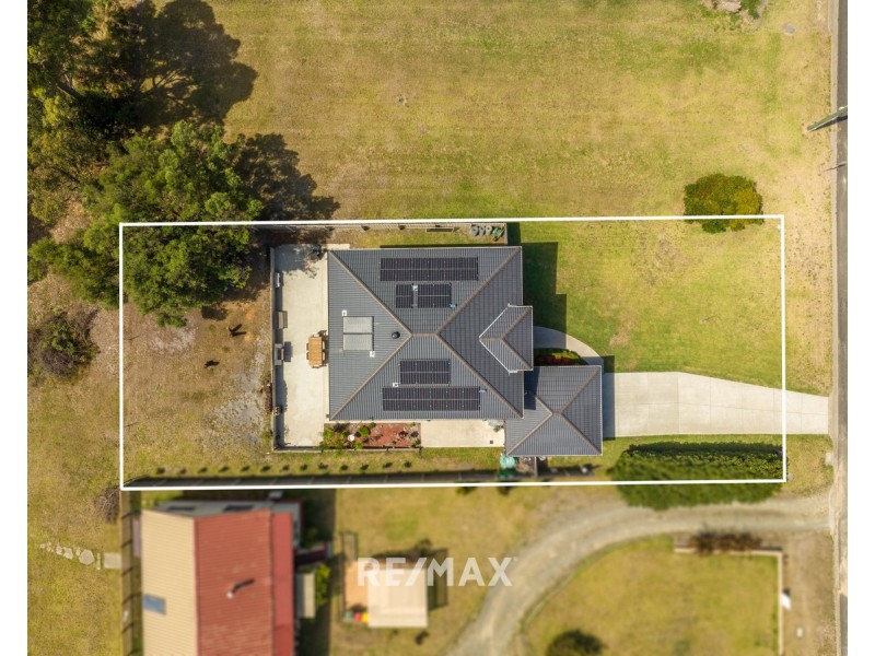 48 Capes Road, Lakes Entrance VIC 3909