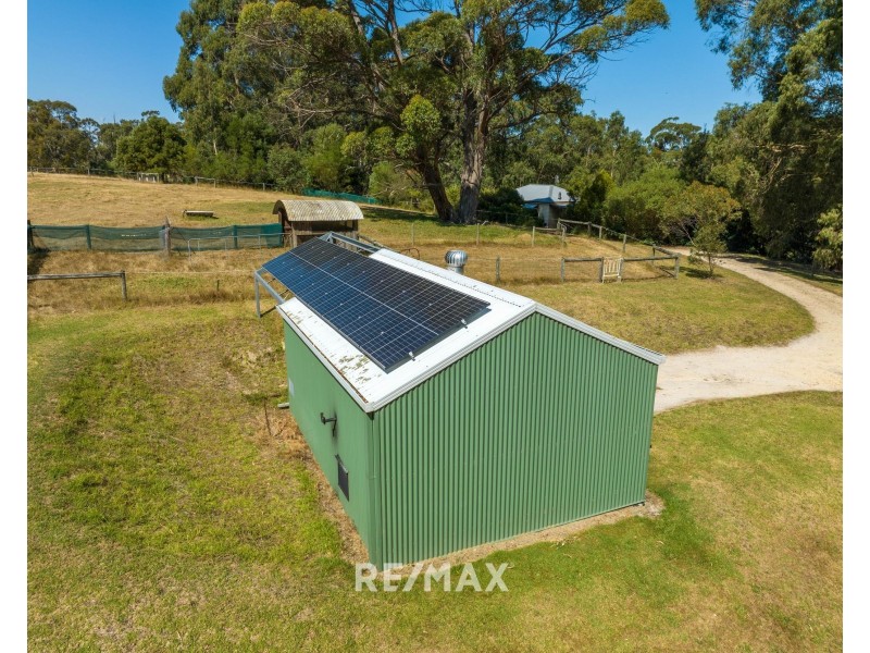 106 Hoggs Lane, Lakes Entrance VIC 3909