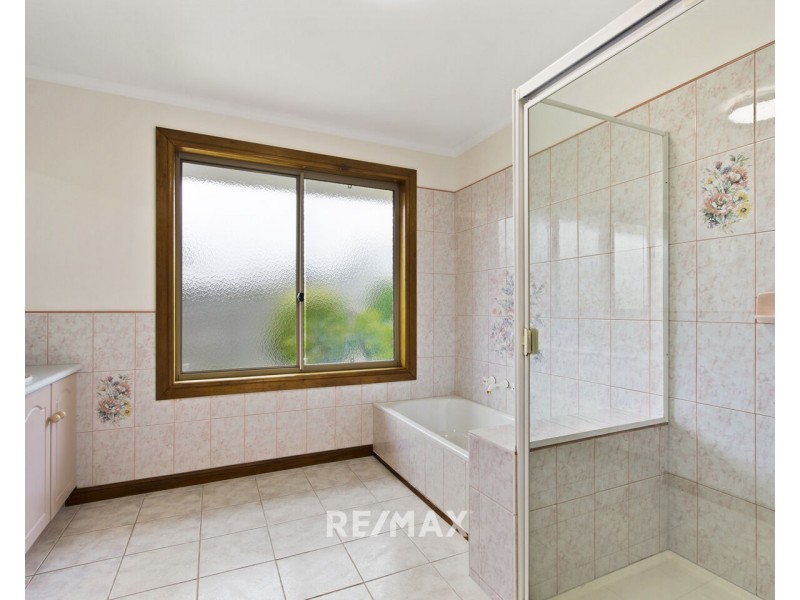 9 Stirling Drive, Lakes Entrance VIC 3909