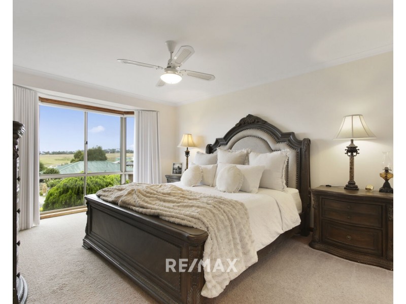 9 Stirling Drive, Lakes Entrance VIC 3909