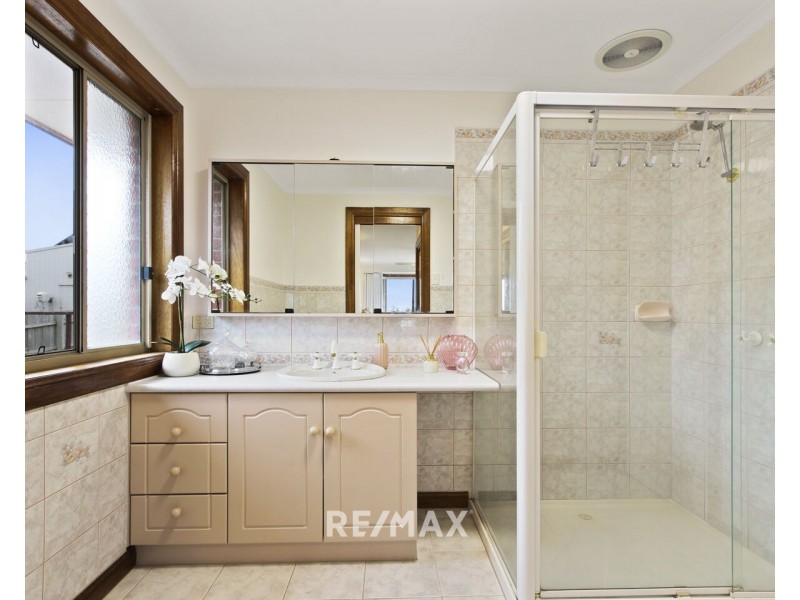 9 Stirling Drive, Lakes Entrance VIC 3909