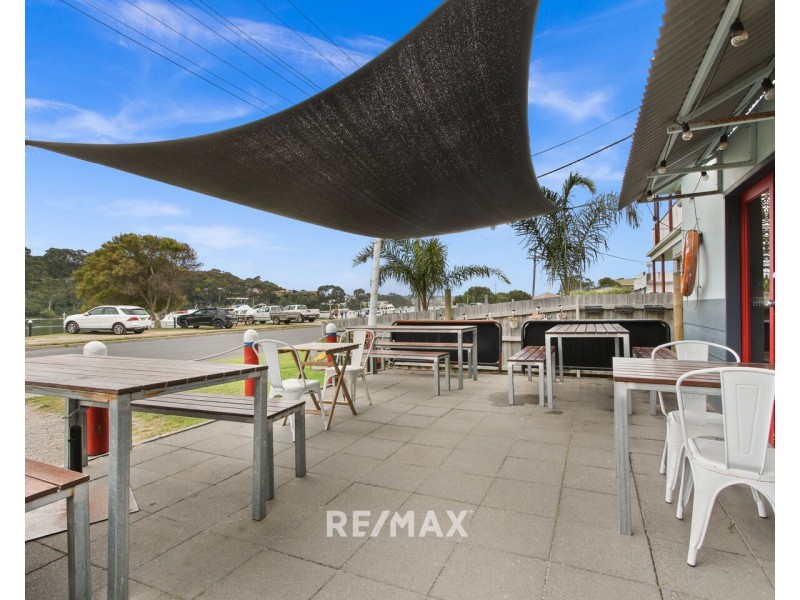 54 Marine Parade, Lakes Entrance VIC 3909