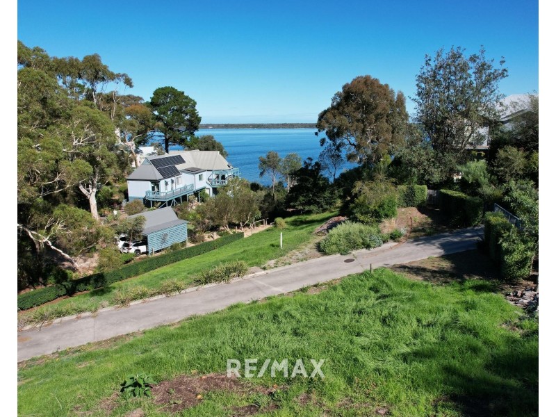 3/35 Adsal Court, Metung VIC 3904