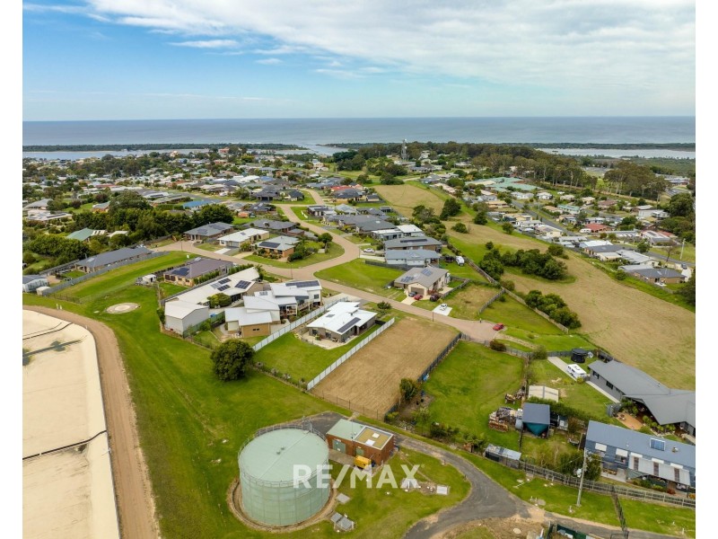 16 Tower Hill Court, Kalimna VIC 3909
