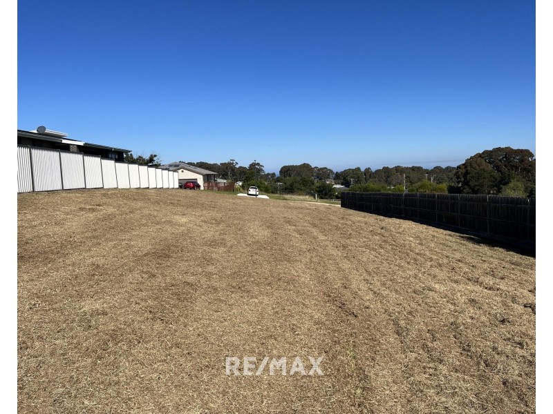 16 Tower Hill Court, Kalimna VIC 3909