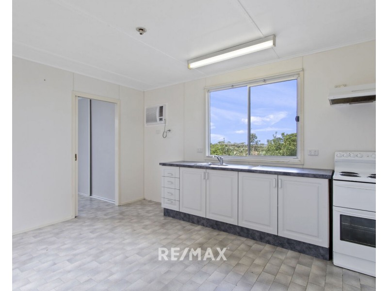 4 Gay Street, Lakes Entrance VIC 3909