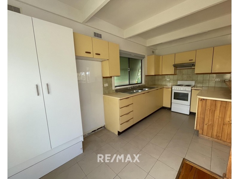 63 Capes Road, Lakes Entrance VIC 3909