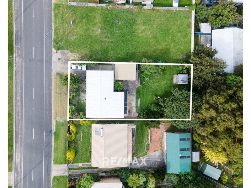 63 Capes Road, Lakes Entrance VIC 3909