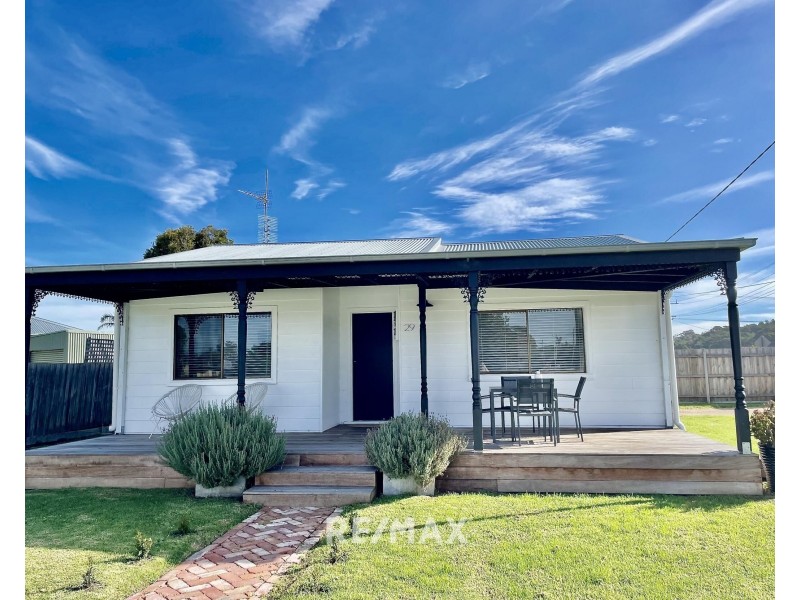 29 Princes Highway, Lakes Entrance VIC 3909
