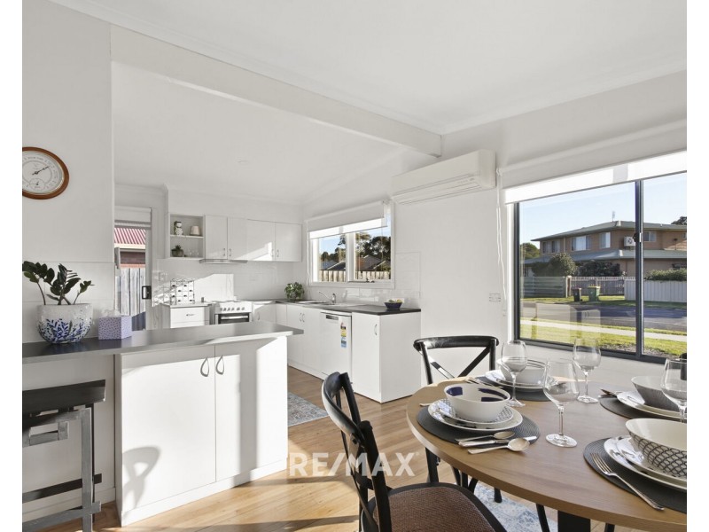 22 Eastern Beach Road, Lakes Entrance VIC 3909