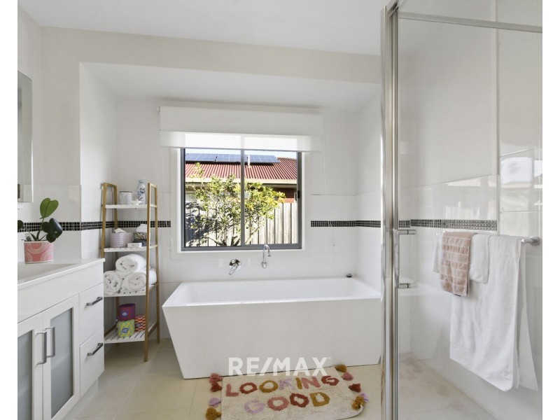 22 Eastern Beach Road, Lakes Entrance VIC 3909