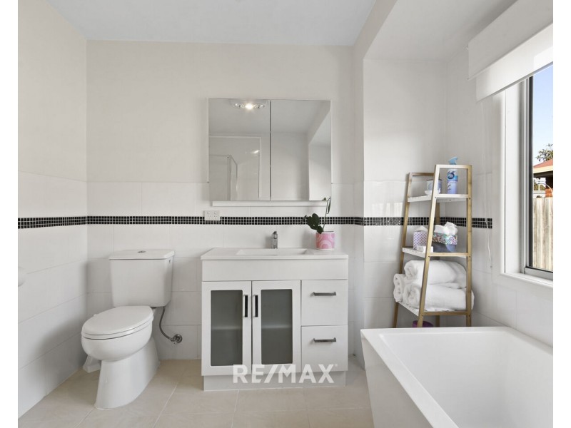 22 Eastern Beach Road, Lakes Entrance VIC 3909