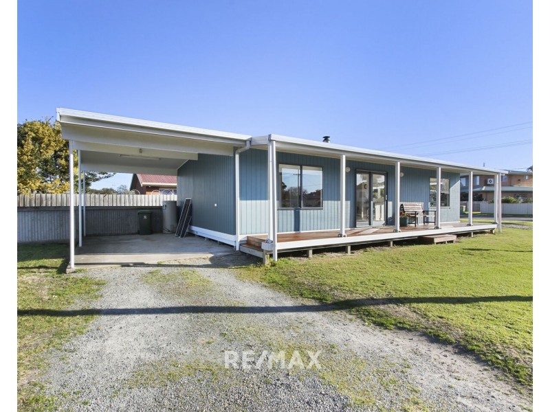 22 Eastern Beach Road, Lakes Entrance VIC 3909