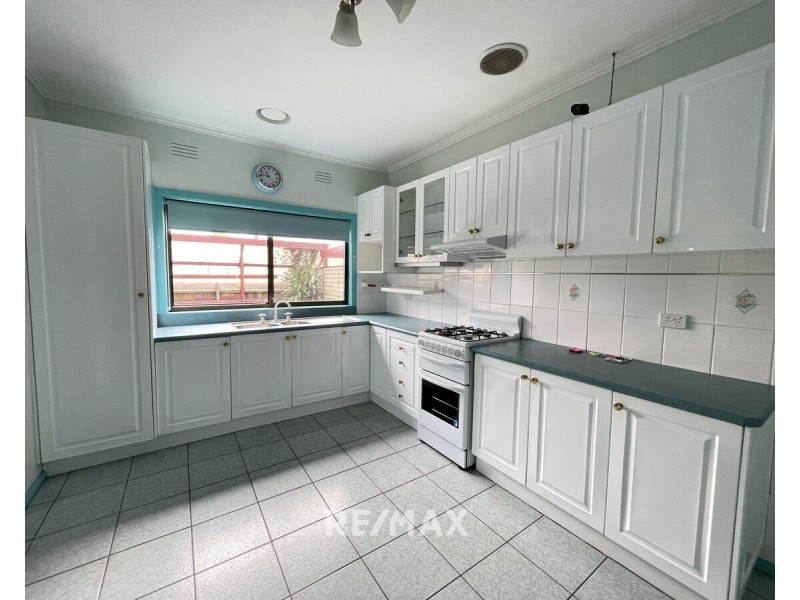 66 Carpenter Street, Lakes Entrance VIC 3909