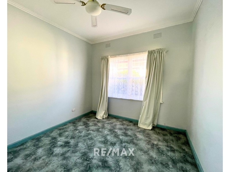 66 Carpenter Street, Lakes Entrance VIC 3909