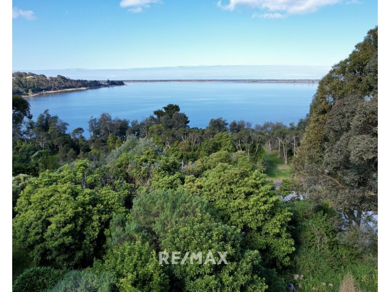 1/4 Lake Grove, Metung VIC 3904