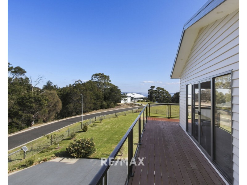 2 Matthew Avenue, Metung VIC 3904