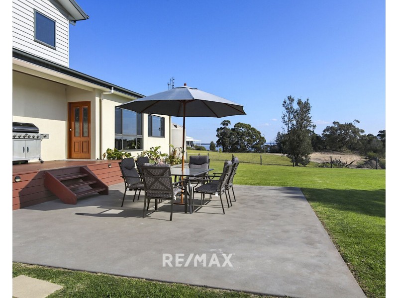 2 Matthew Avenue, Metung VIC 3904