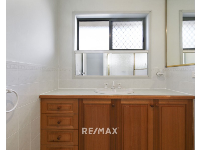 2/8 Jemmeson Street, Lakes Entrance VIC 3909