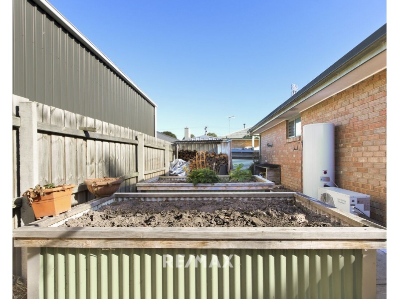 2/8 Jemmeson Street, Lakes Entrance VIC 3909