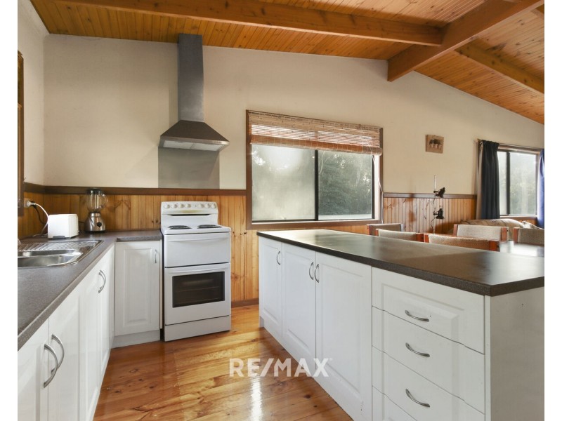 11 David Road, Metung VIC 3904