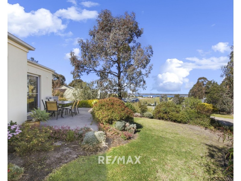 123 Kings Cove Boulevard, Metung VIC 3904