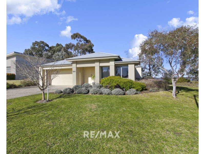 123 Kings Cove Boulevard, Metung VIC 3904