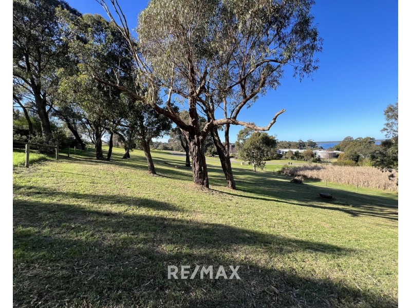 14 The Fields, Metung VIC 3904