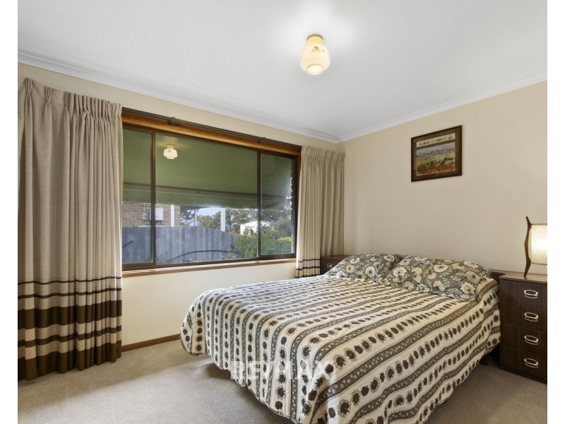 21 Creighton Street, Kalimna VIC 3909