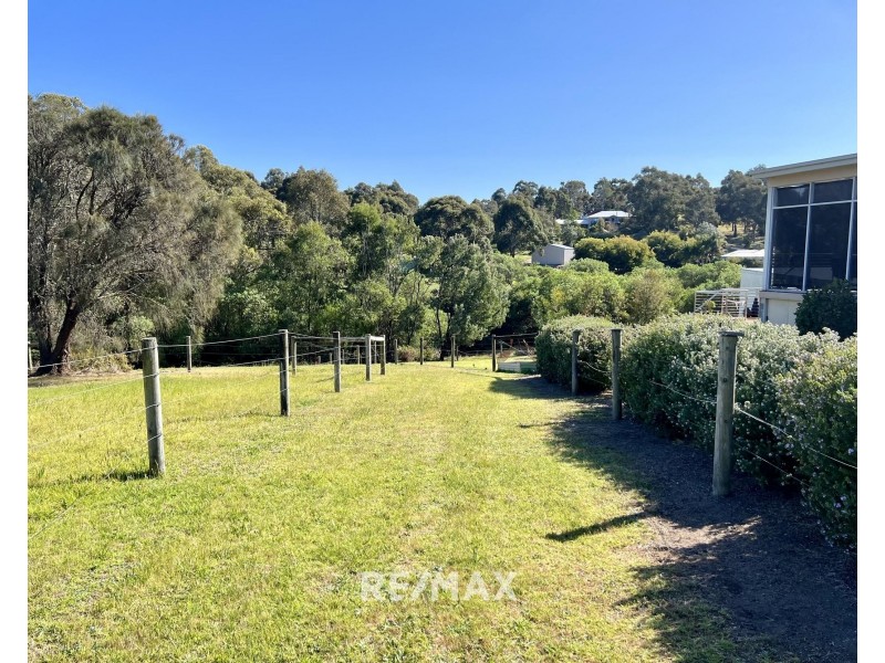 9 The Sanctuary, Metung VIC 3904