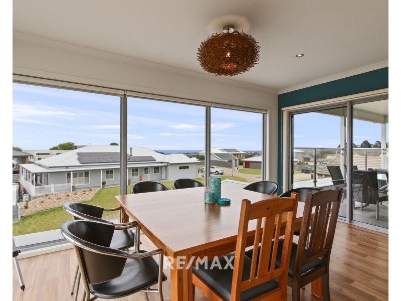 2 Kinkuna Court, Lakes Entrance VIC 3909