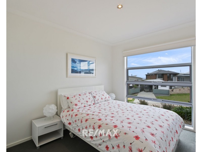 2 Kinkuna Court, Lakes Entrance VIC 3909