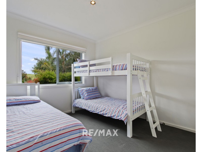2 Kinkuna Court, Lakes Entrance VIC 3909