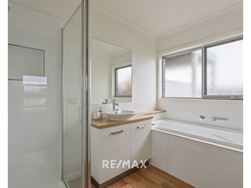 2 Kinkuna Court, Lakes Entrance VIC 3909