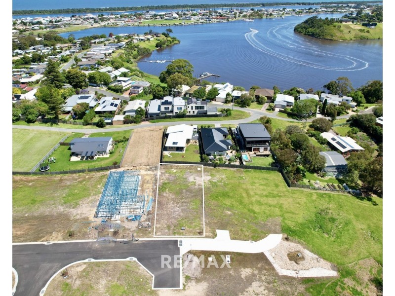 67 Lakeview Drive, Lakes Entrance VIC 3909