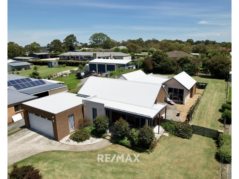 11 Georges Terrace, Swan Reach VIC 3903