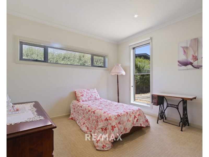 11 Georges Terrace, Swan Reach VIC 3903