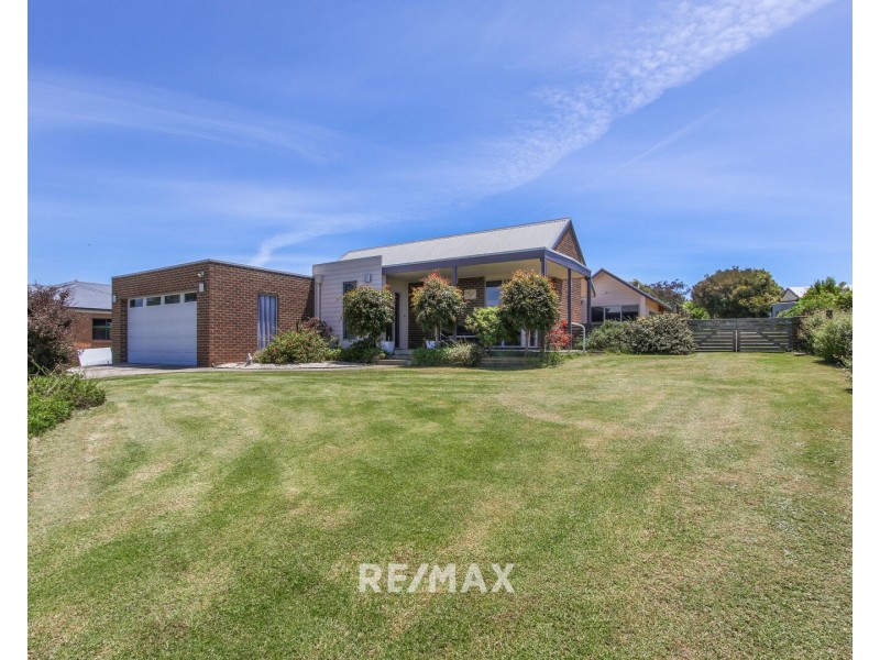11 Georges Terrace, Swan Reach VIC 3903