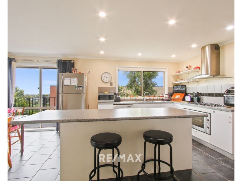 6 Highland Court, Lakes Entrance VIC 3909