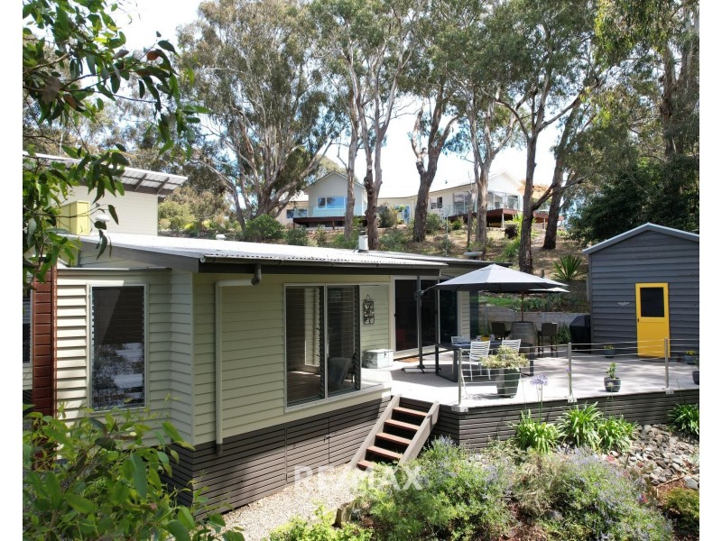 17 David Road, Metung VIC 3904