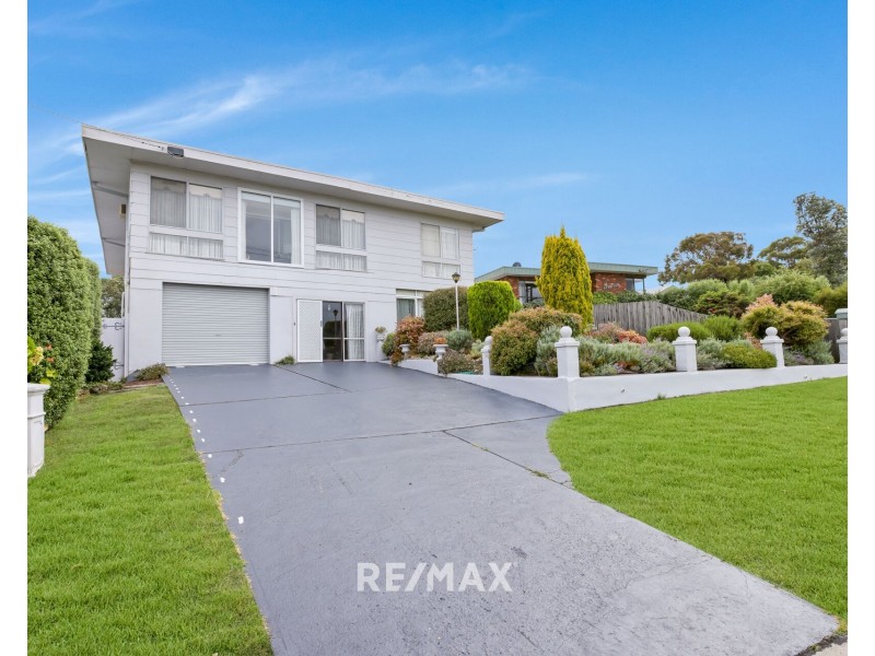 100 Capes Road, Lakes Entrance VIC 3909