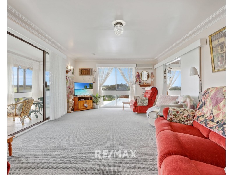 100 Capes Road, Lakes Entrance VIC 3909