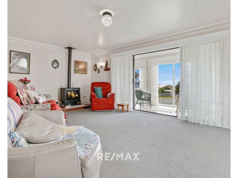100 Capes Road, Lakes Entrance VIC 3909