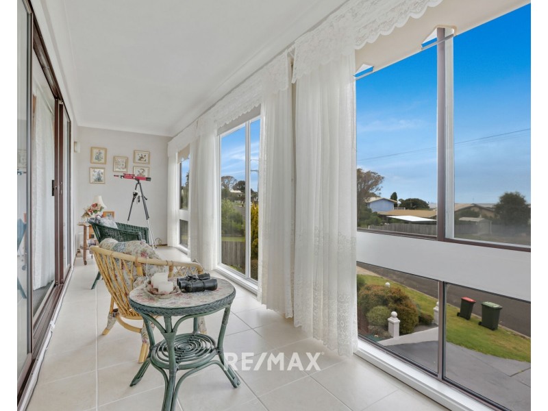 100 Capes Road, Lakes Entrance VIC 3909