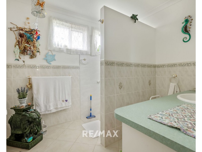 100 Capes Road, Lakes Entrance VIC 3909