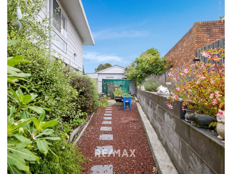 100 Capes Road, Lakes Entrance VIC 3909