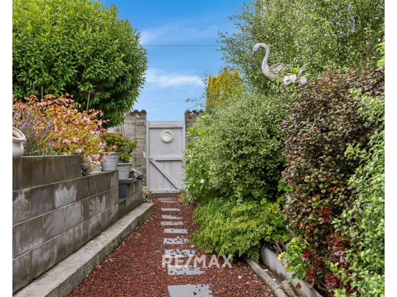 100 Capes Road, Lakes Entrance VIC 3909