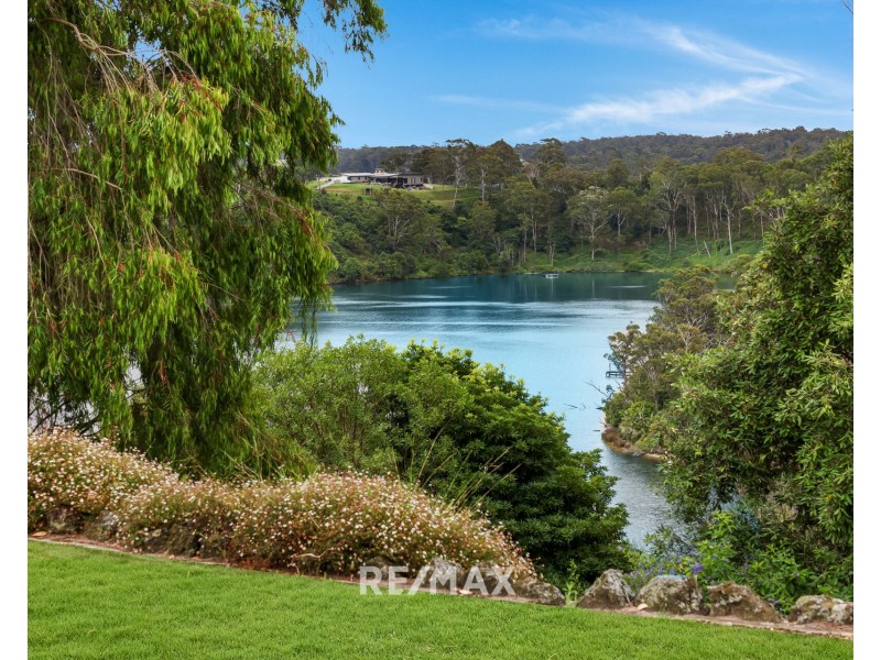 100 Capes Road, Lakes Entrance VIC 3909